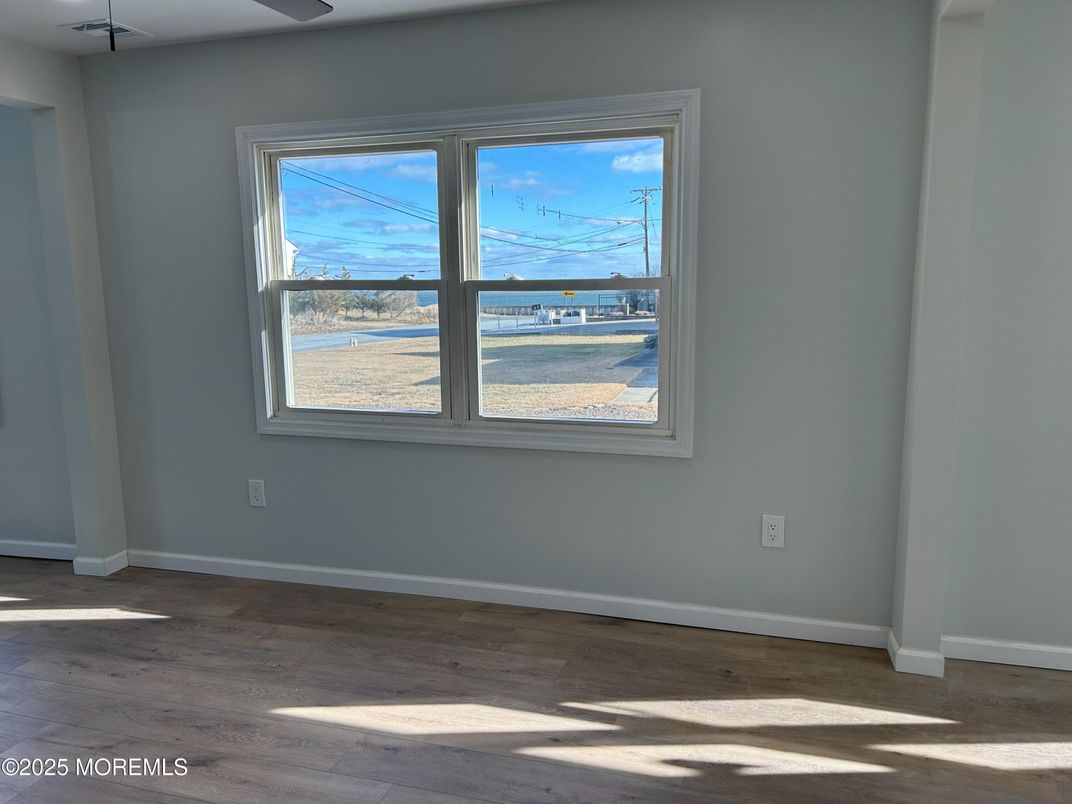 Empty room, Interior, Water, Wood Texture Flooring