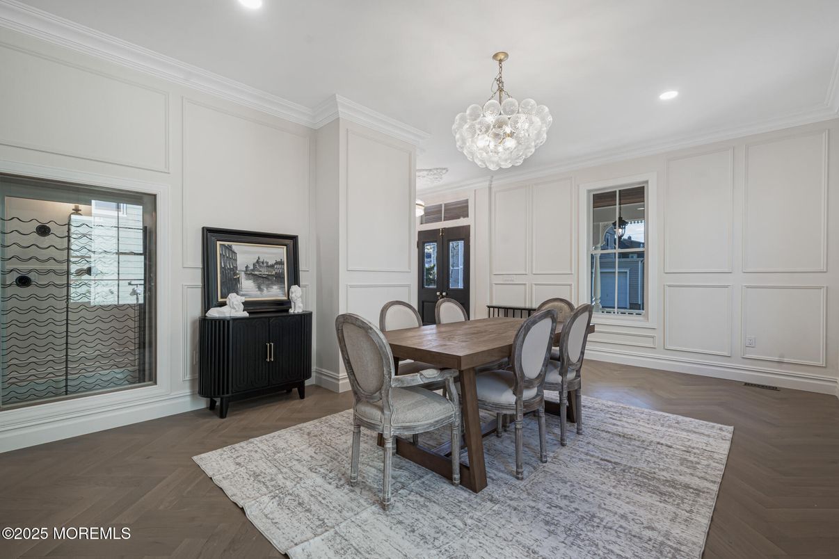 Chandelier, Dining room, Interior, Recessed Lighting, Wood Texture Flooring