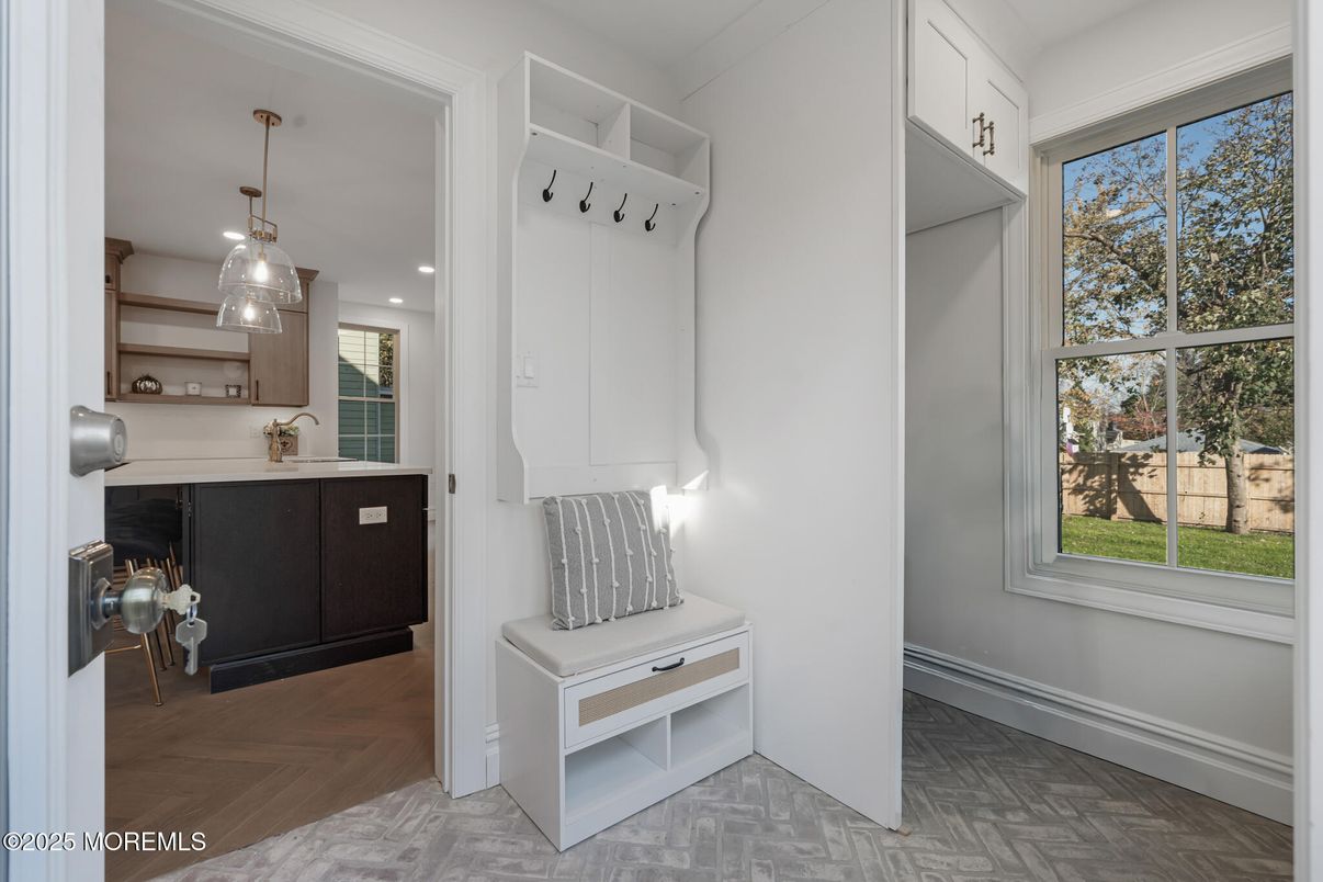 Interior, Pendant Lights, Recessed Lighting, Wood Texture Flooring