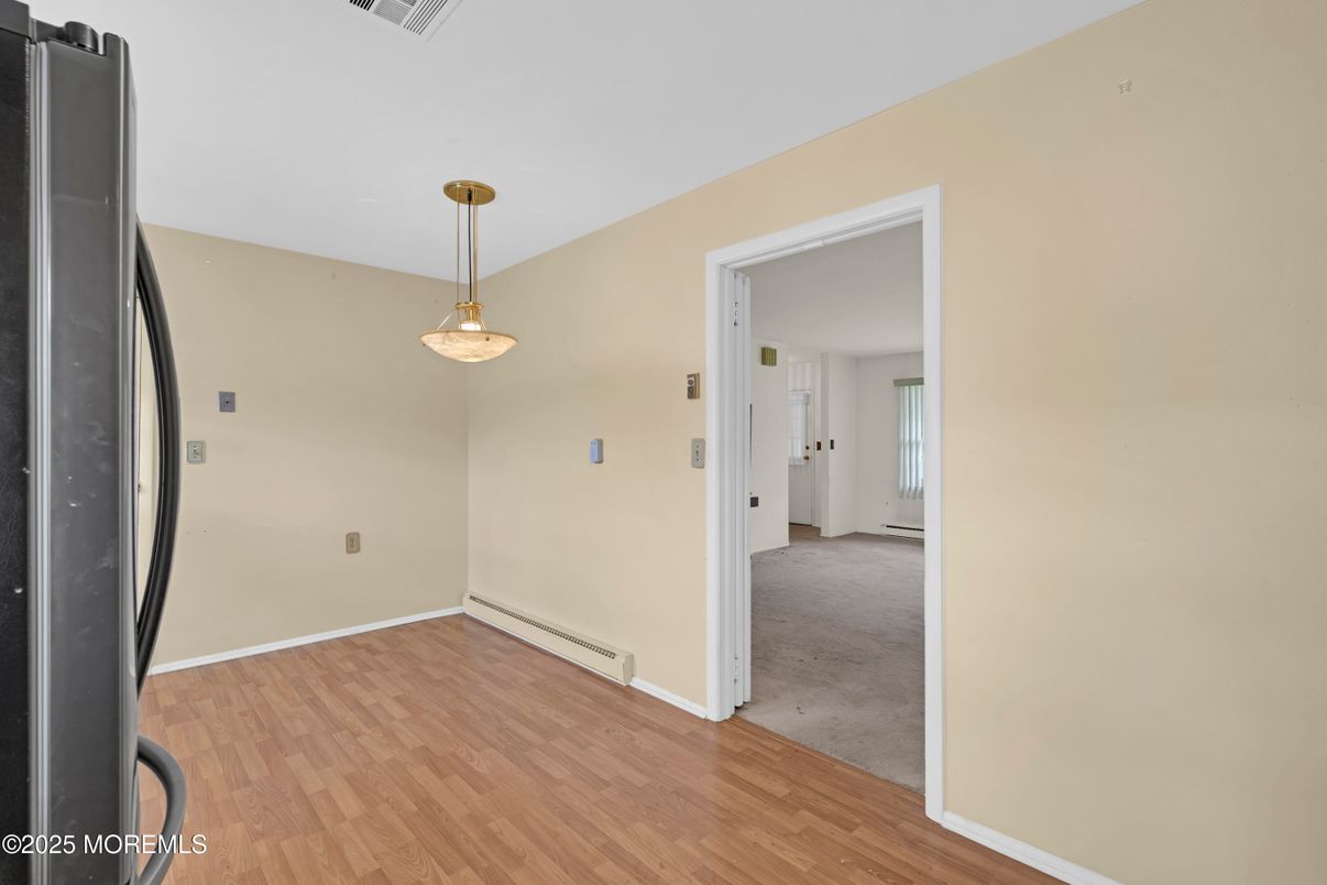 Empty room, Interior, Pendant Lights, Wood Texture Flooring