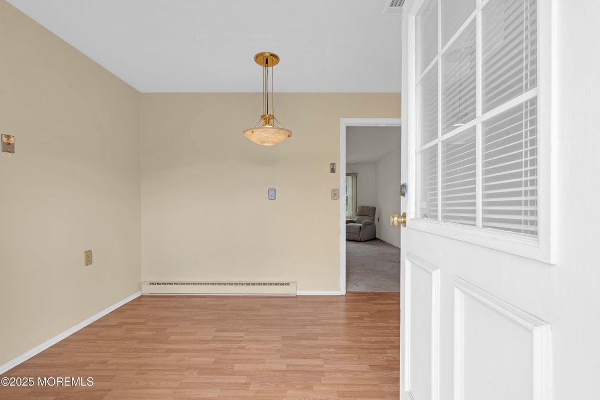 Interior, Pendant Lights, Wood Texture Flooring