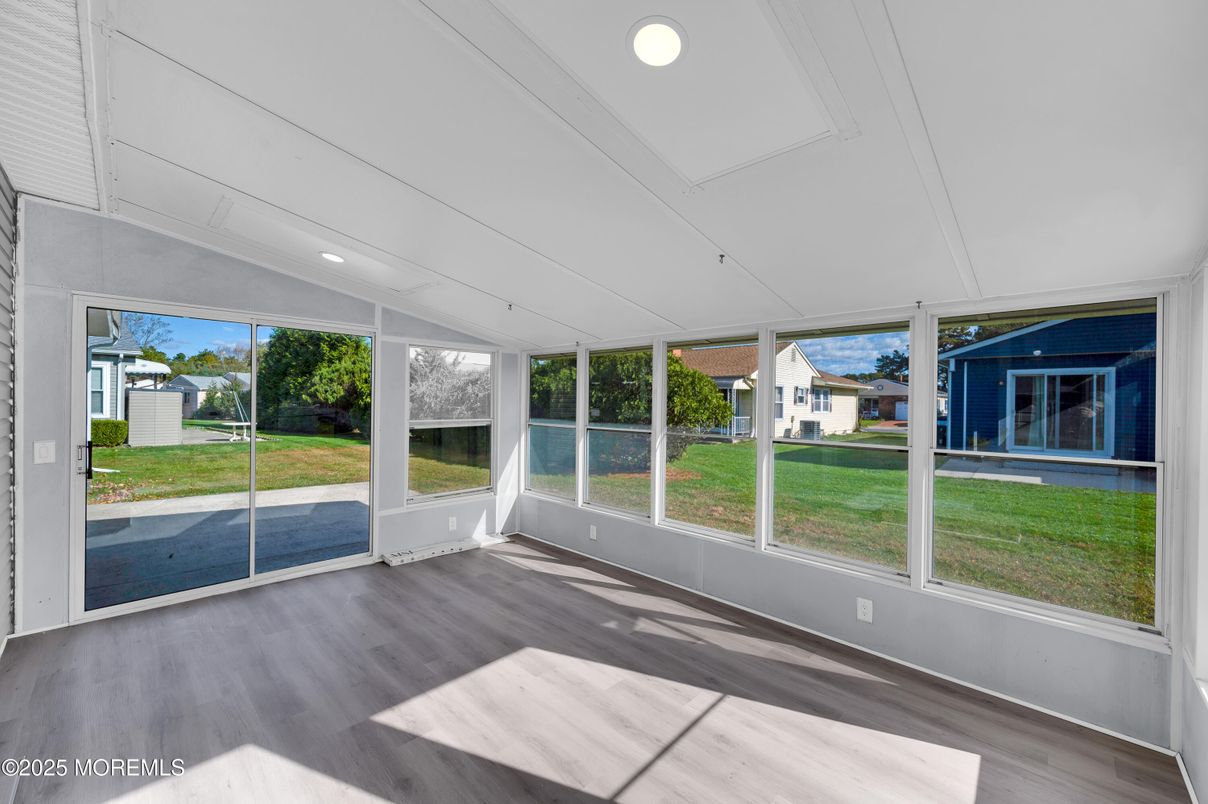 Empty room, Interior, Recessed Lighting, Sun Room, Wood Texture Flooring