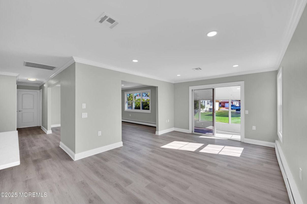 Empty room, Interior, Recessed Lighting, Wood Texture Flooring