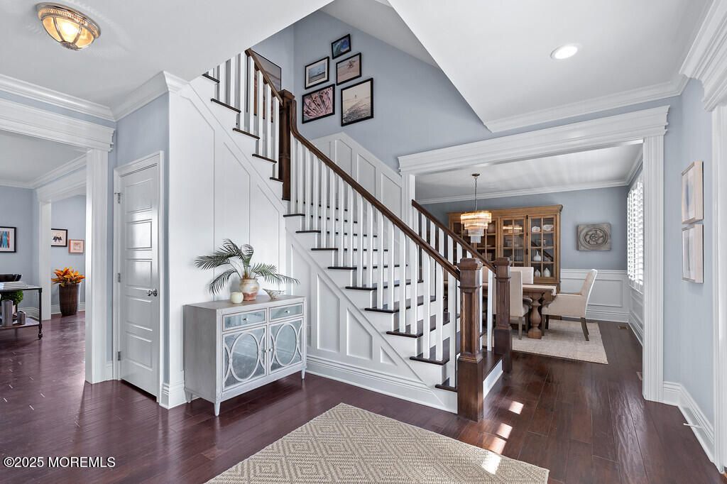 Chandelier, Dining room, Interior, Recessed Lighting, Wood Texture Flooring