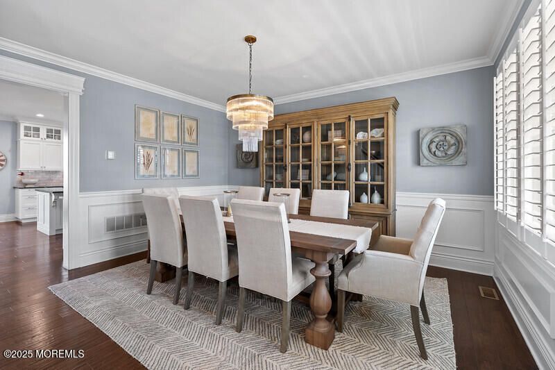 Chandelier, Dining room, Interior, Recessed Lighting, Wood Texture Flooring