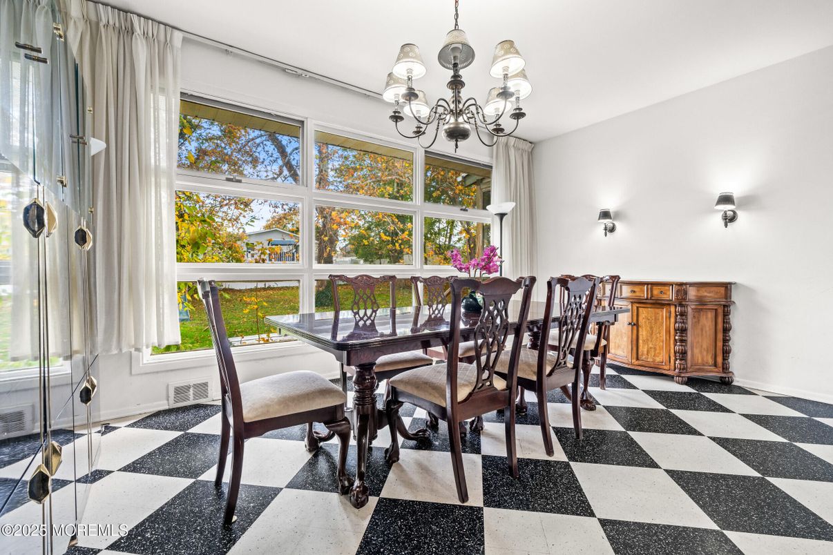 Chandelier, Dining room, Interior