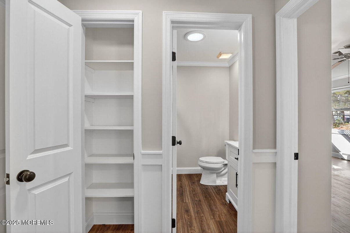 Bathroom, Interior, Recessed Lighting, Wood Texture Flooring