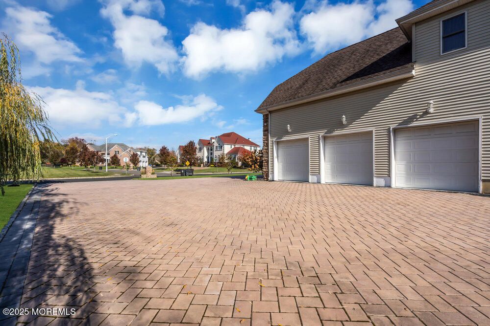 Detached Garage, Exterior