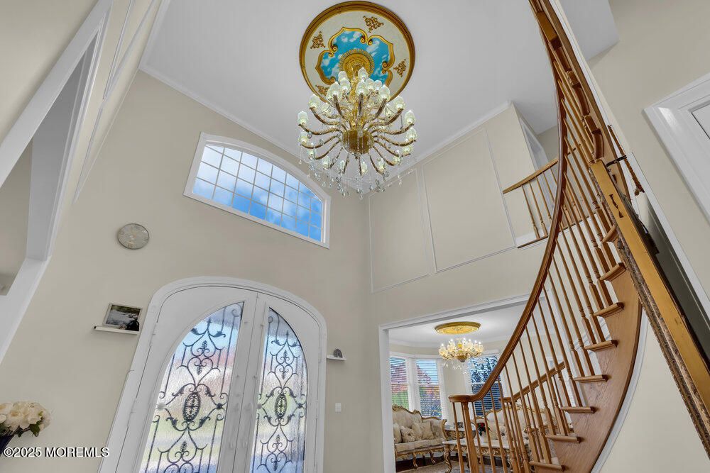 Chandelier, Interior