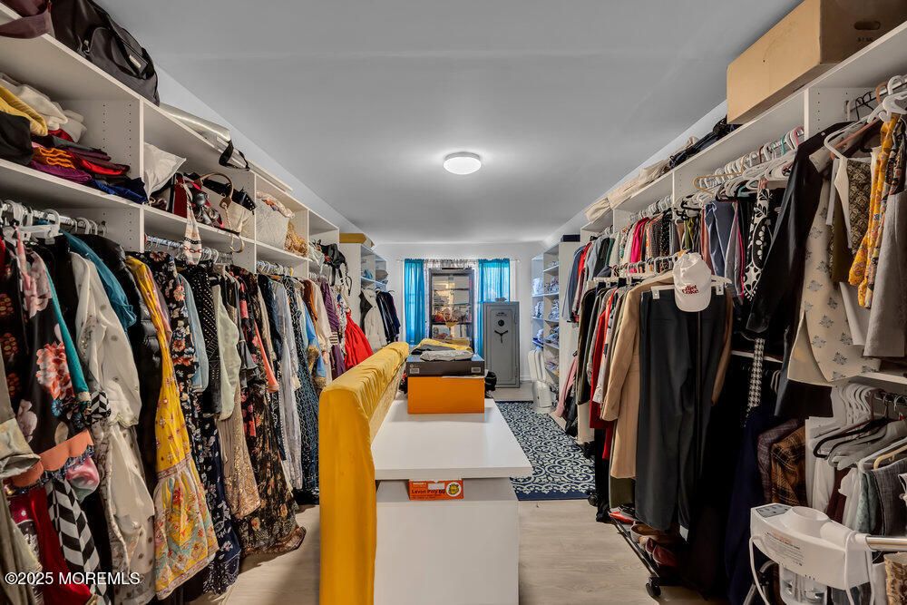 Interior, Walk-in Closets
