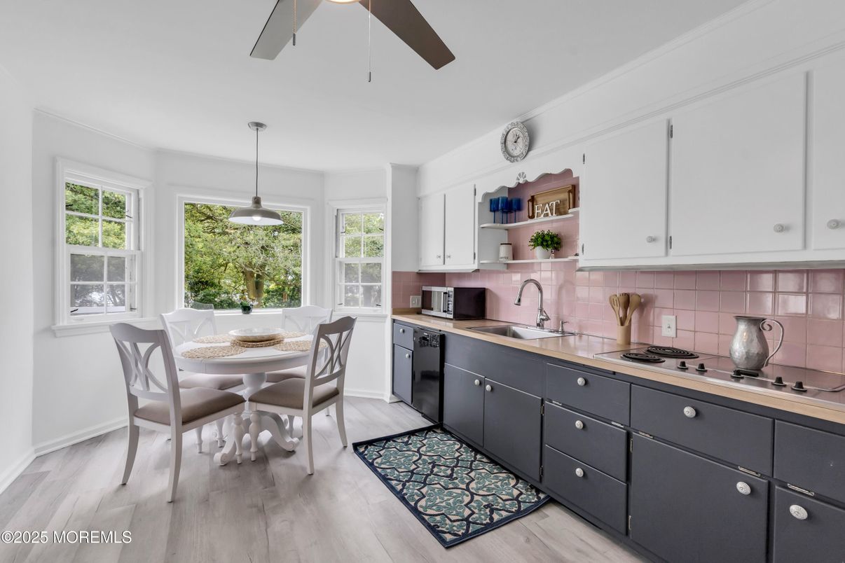 Dining room, Interior, Kitchen, Pendant Lights, Wood Texture Flooring