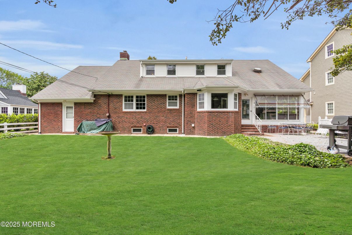 Backyard, Exterior, Facade, Brick Facade, Cape Cod