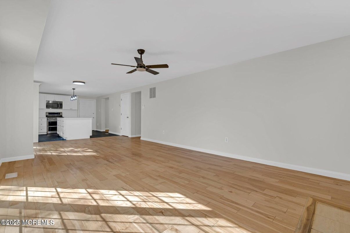 Empty room, Interior, Kitchen, Wood Texture Flooring