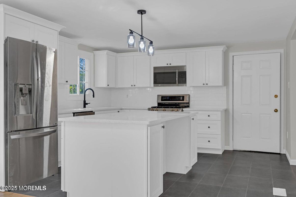 Interior, Kitchen, Pendant Lights, Stainless Steel Appliances