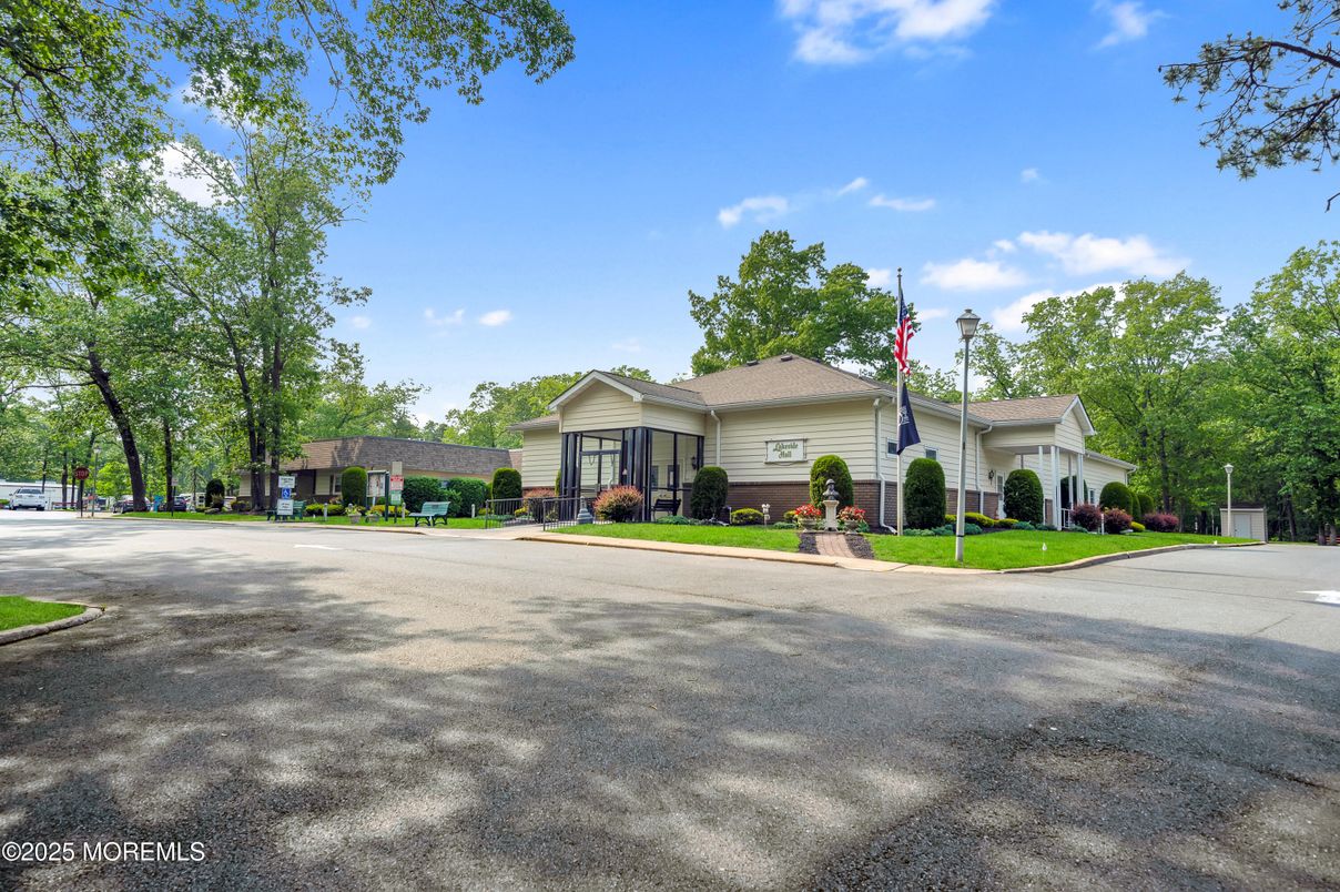 Backyard, Exterior, Facade, Ranch