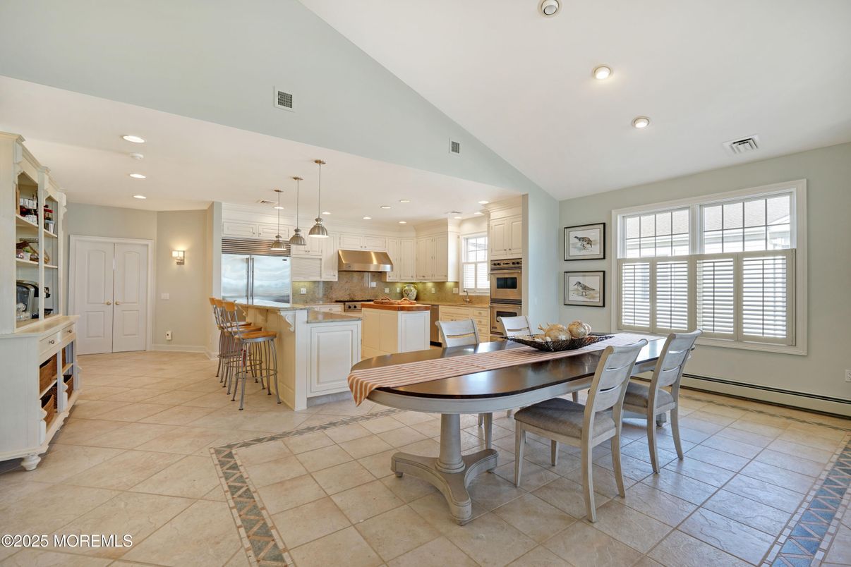 Dining room, Interior, Kitchen, Pendant Lights, Recessed Lighting, Stainless Steel Appliances