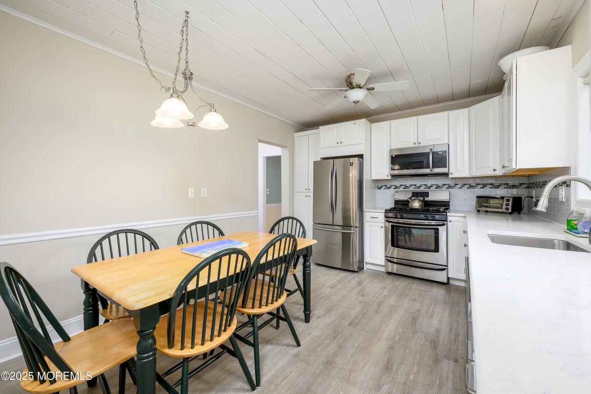 Interior, Kitchen, Pendant Lights, Stainless Steel Appliances