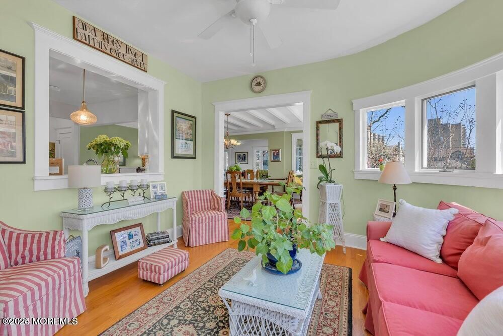 Chandelier, Dining room, Interior, Living room, Pendant Lights, Wood Texture Flooring