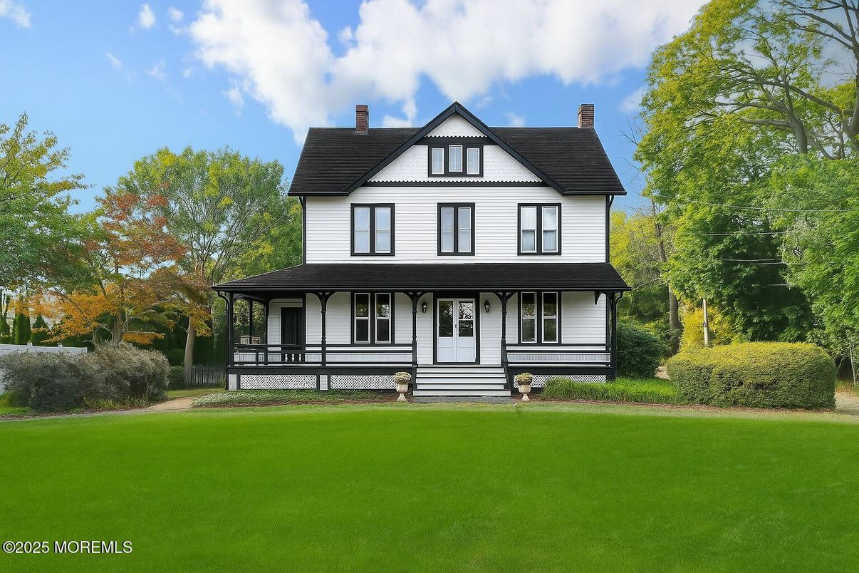 Backyard, Exterior, Facade, Farmhouse