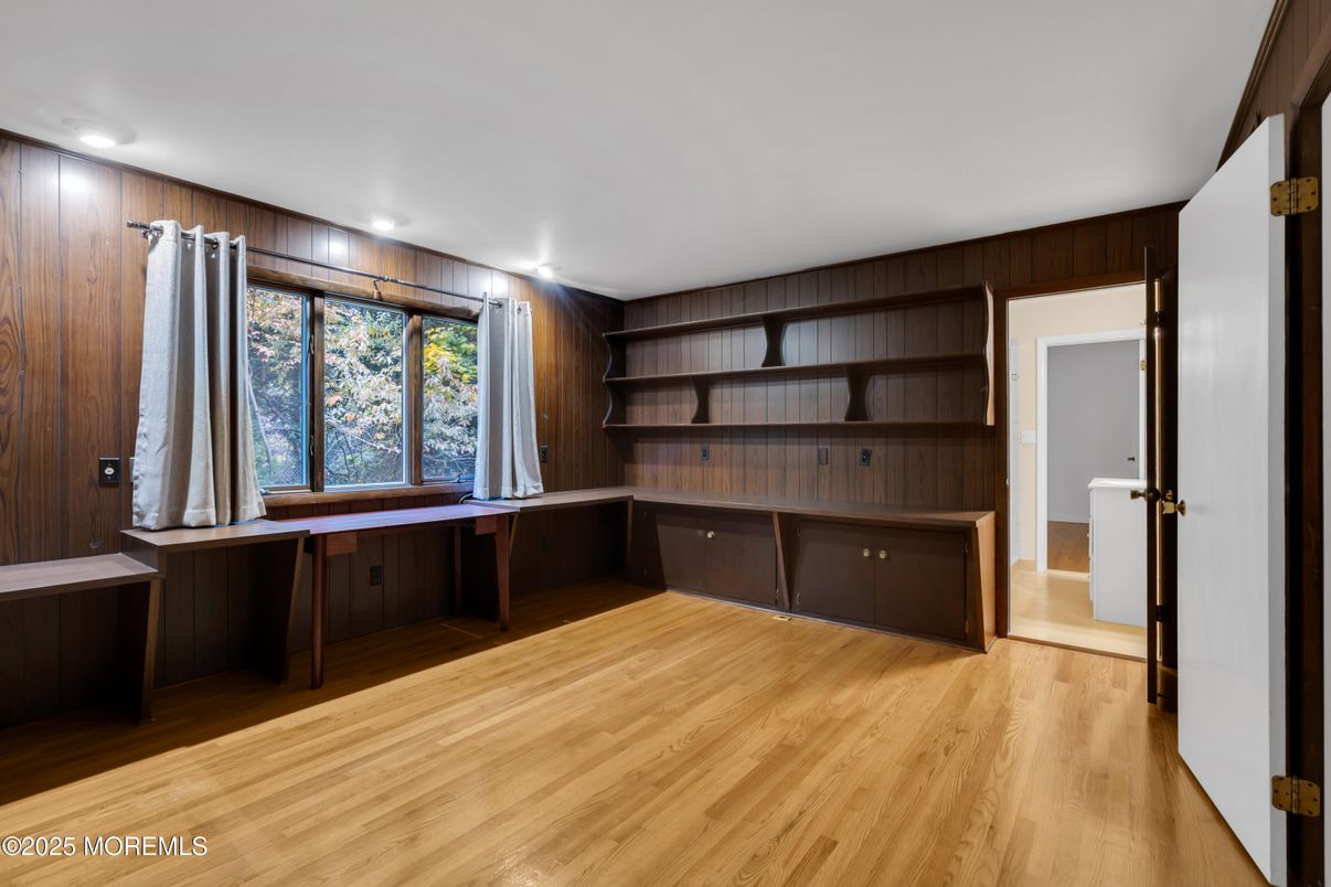 Interior, Recessed Lighting, Wood Texture Flooring, Wooden Walls