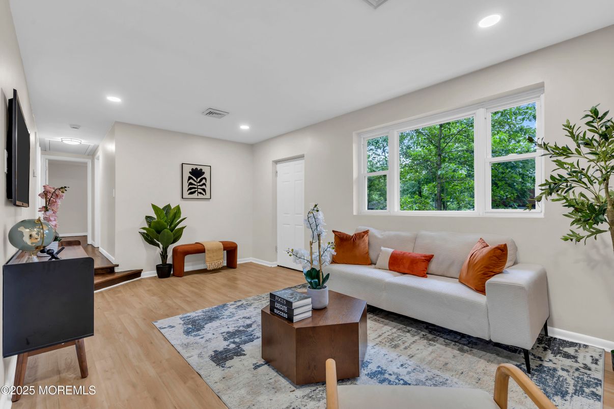 Interior, Living room, Recessed Lighting, Wood Texture Flooring