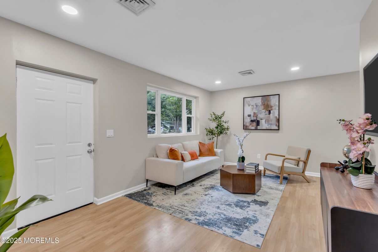 Interior, Living room, Recessed Lighting, Wood Texture Flooring