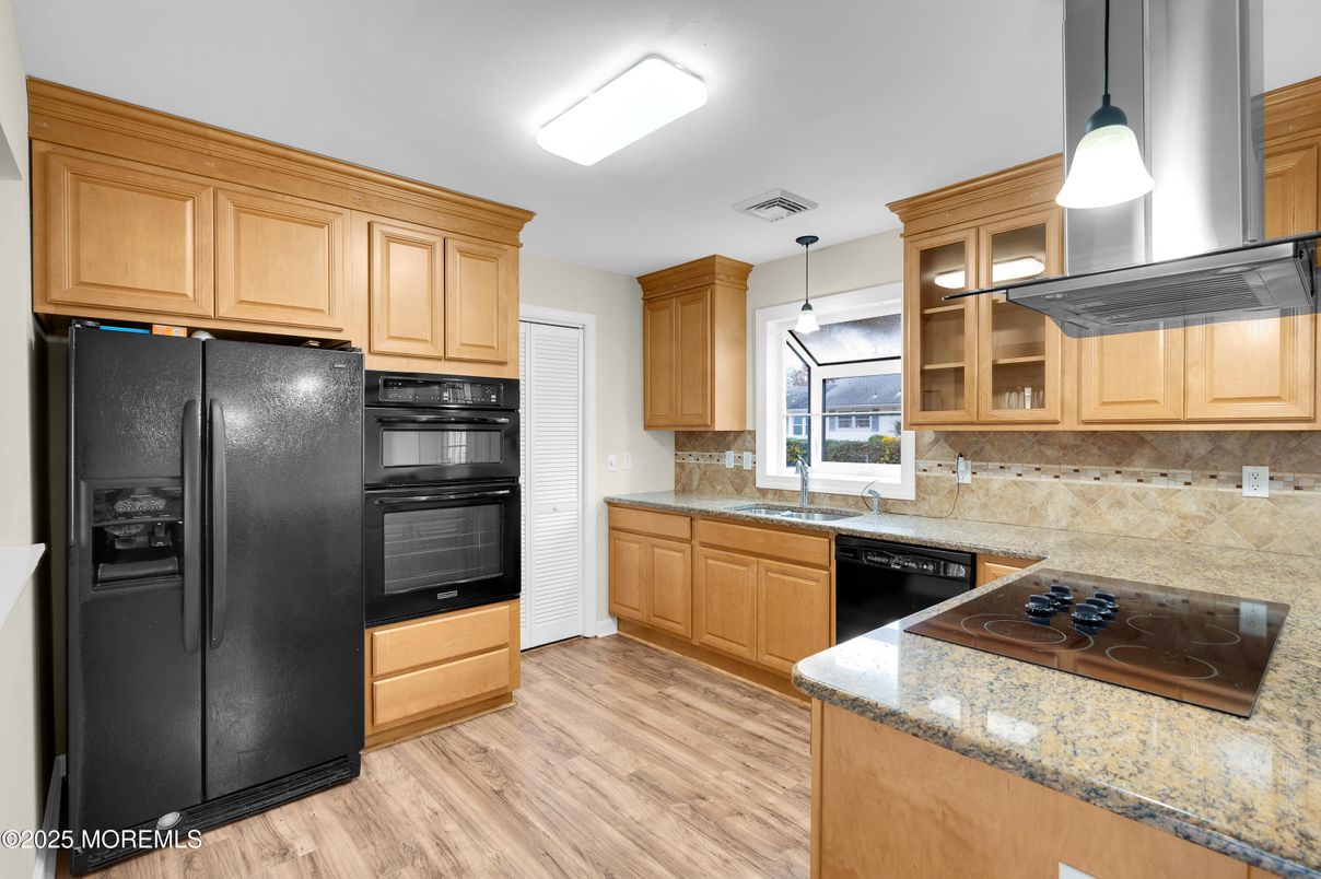 Interior, Kitchen, Pendant Lights, Wood Texture Flooring