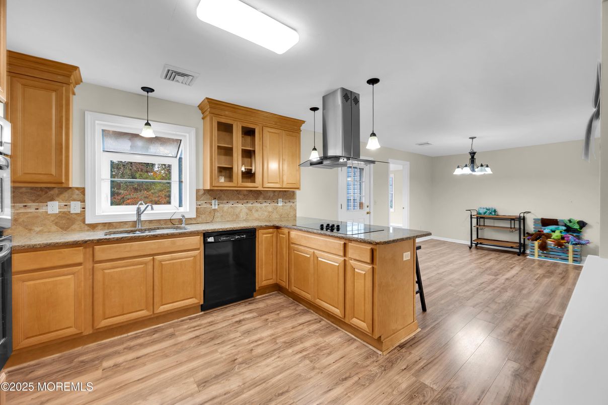 Interior, Kitchen, Pendant Lights, Wood Texture Flooring