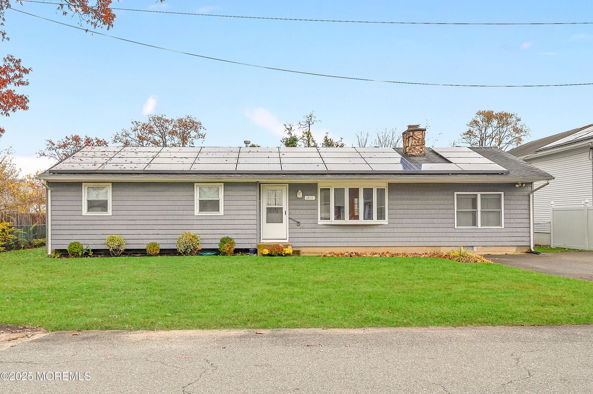 Exterior, Facade, Solar Panels, Cape Cod