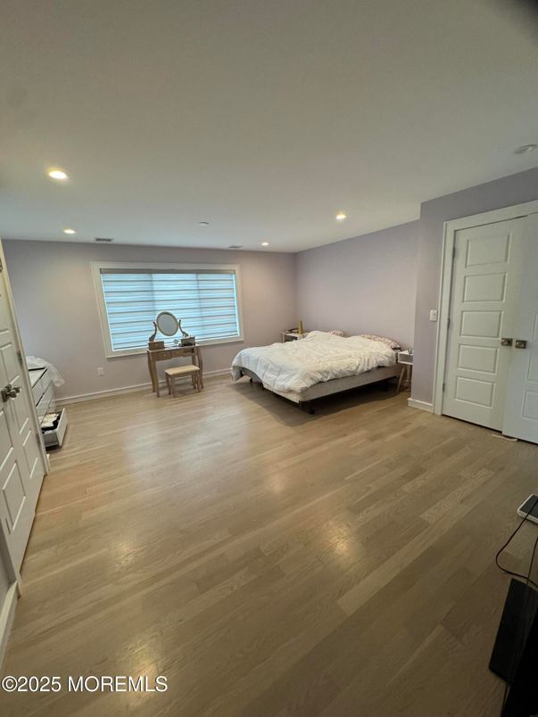 Bedroom, Interior, Recessed Lighting, Water, Wood Texture Flooring