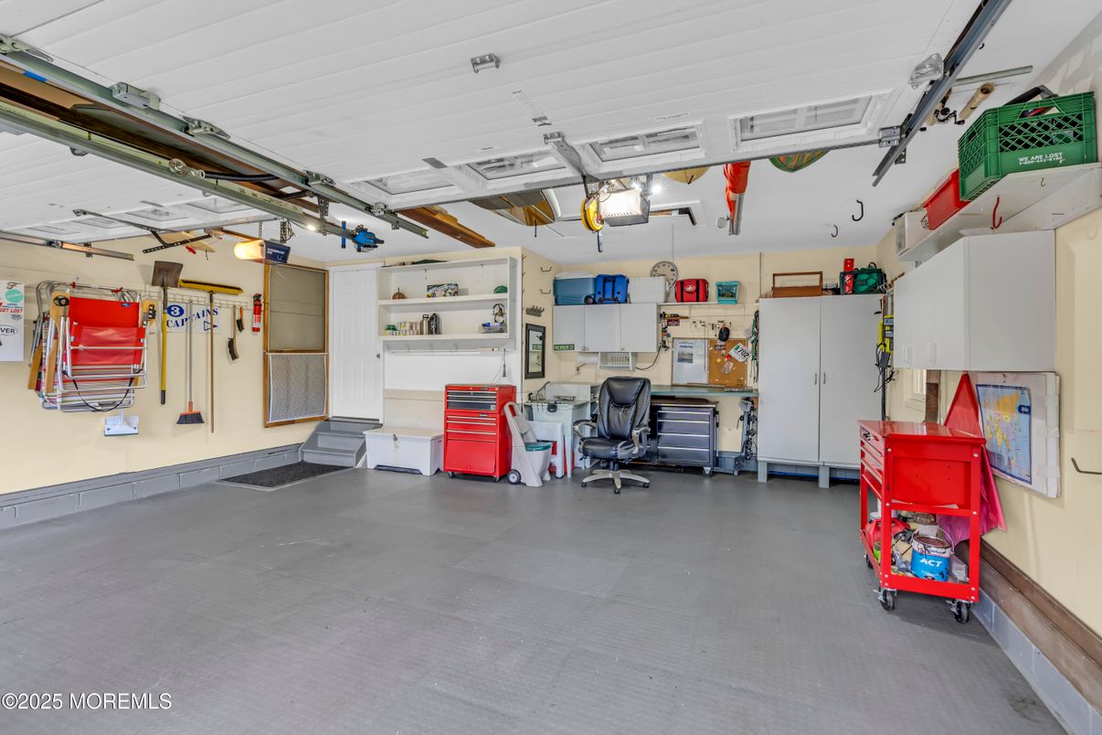 Garage, Interior