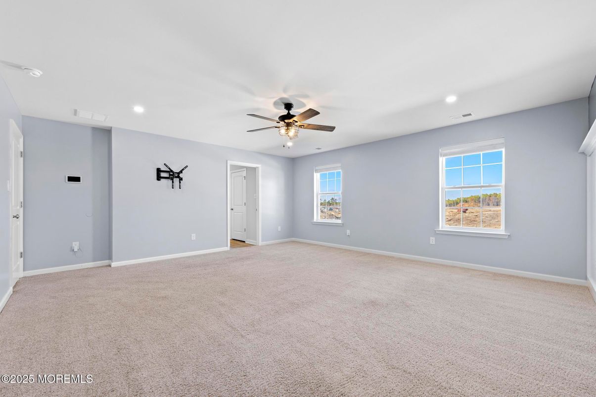 Empty room, Interior, Recessed Lighting