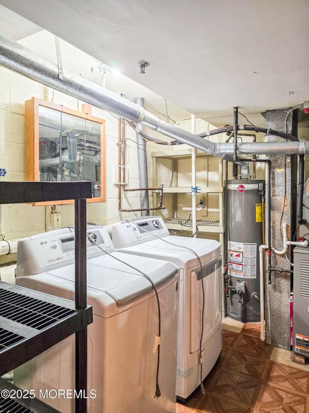 Interior, Washer, Wood Texture Flooring