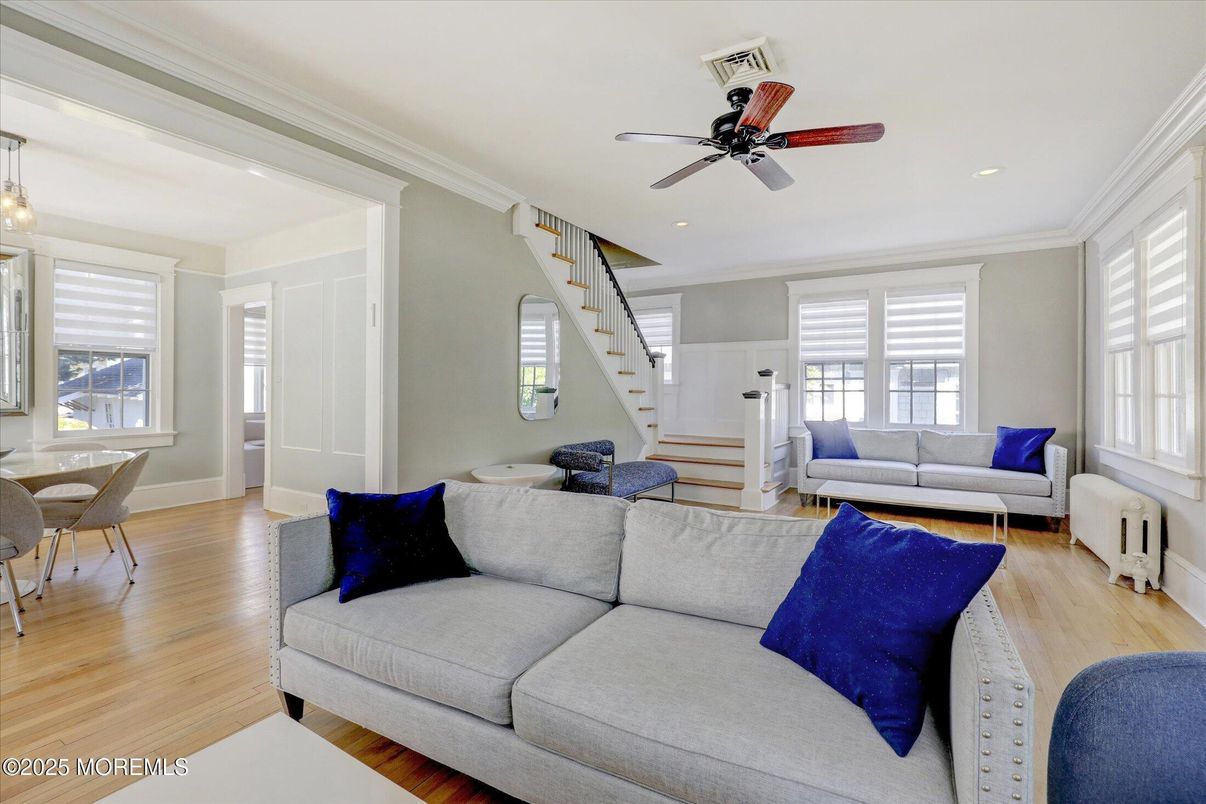 Dining room, Interior, Living room, Pendant Lights, Recessed Lighting, Wood Texture Flooring