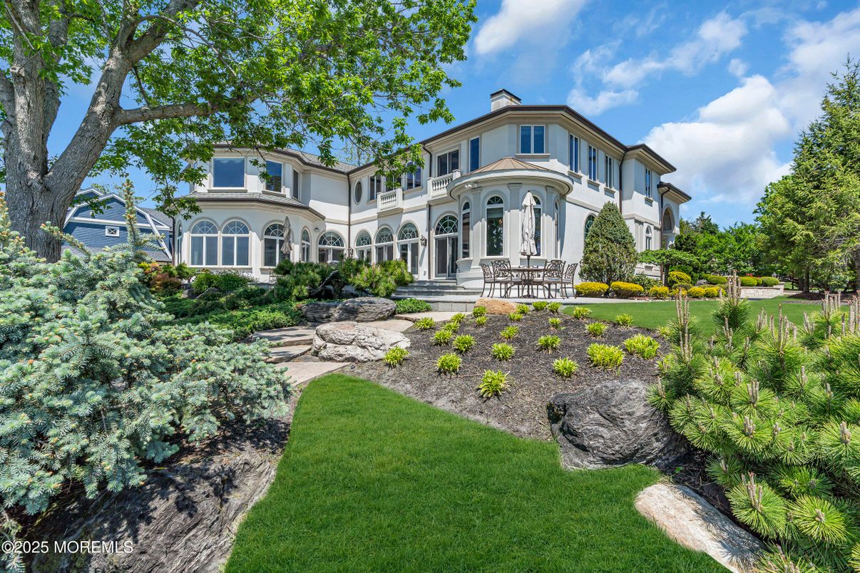 Backyard, Exterior, Facade, French Provincial