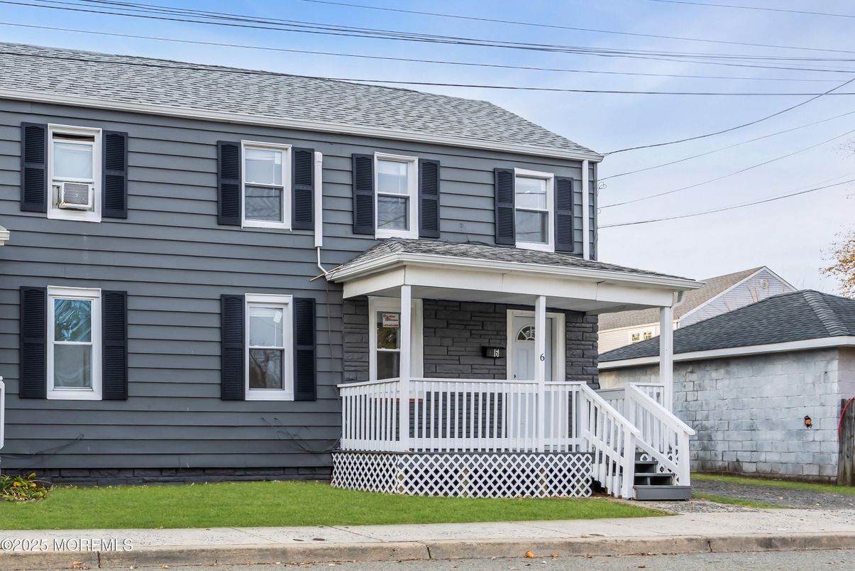 Exterior, Facade, Georgian