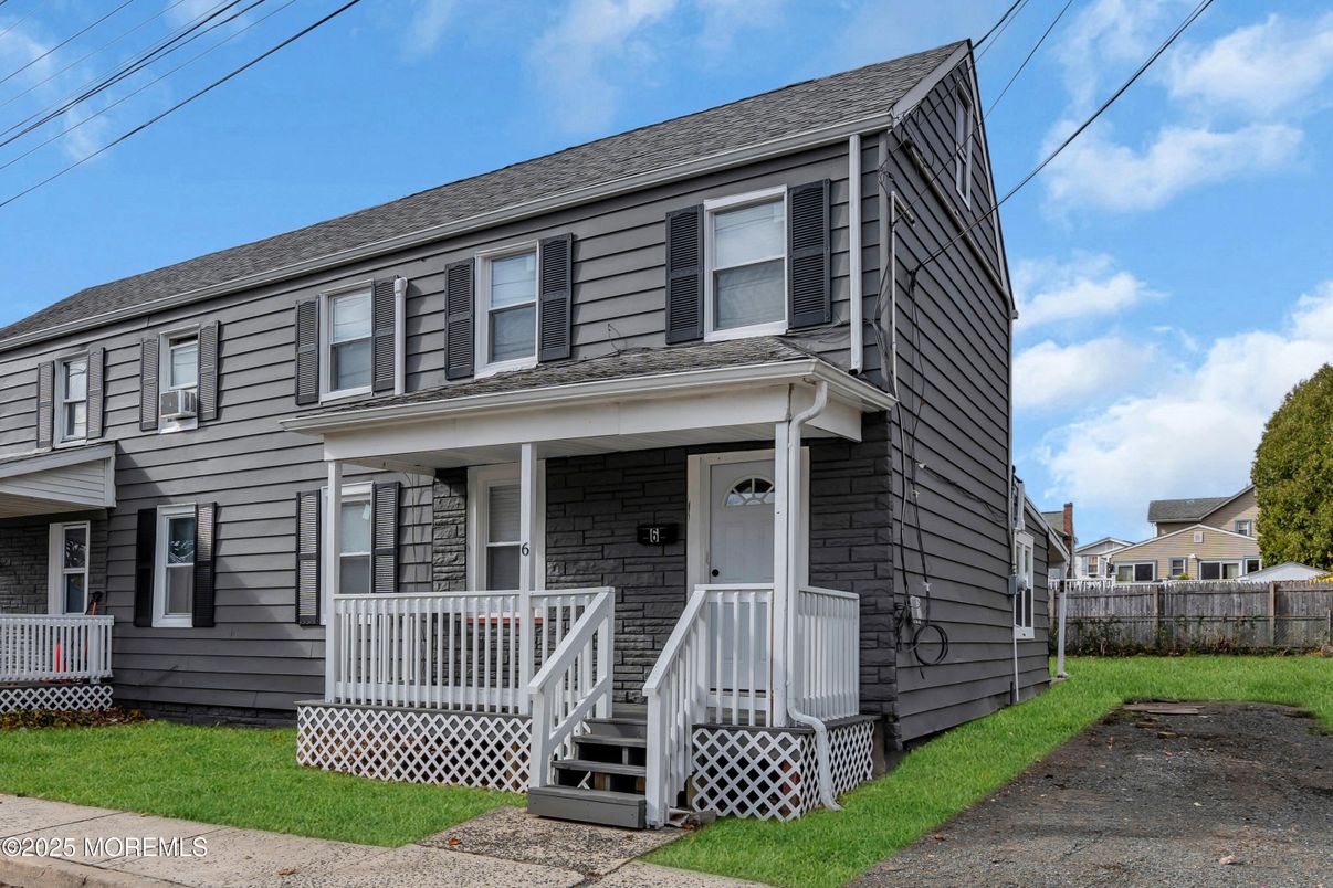 Exterior, Facade, Georgian