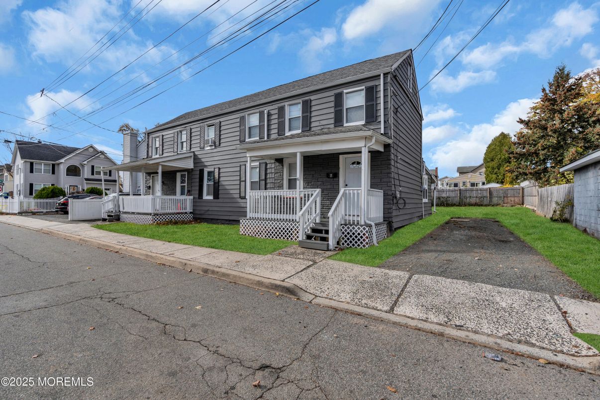 Exterior, Facade, Georgian