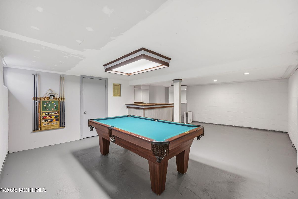 Billiard Table, Game Room, Interior, Recessed Lighting