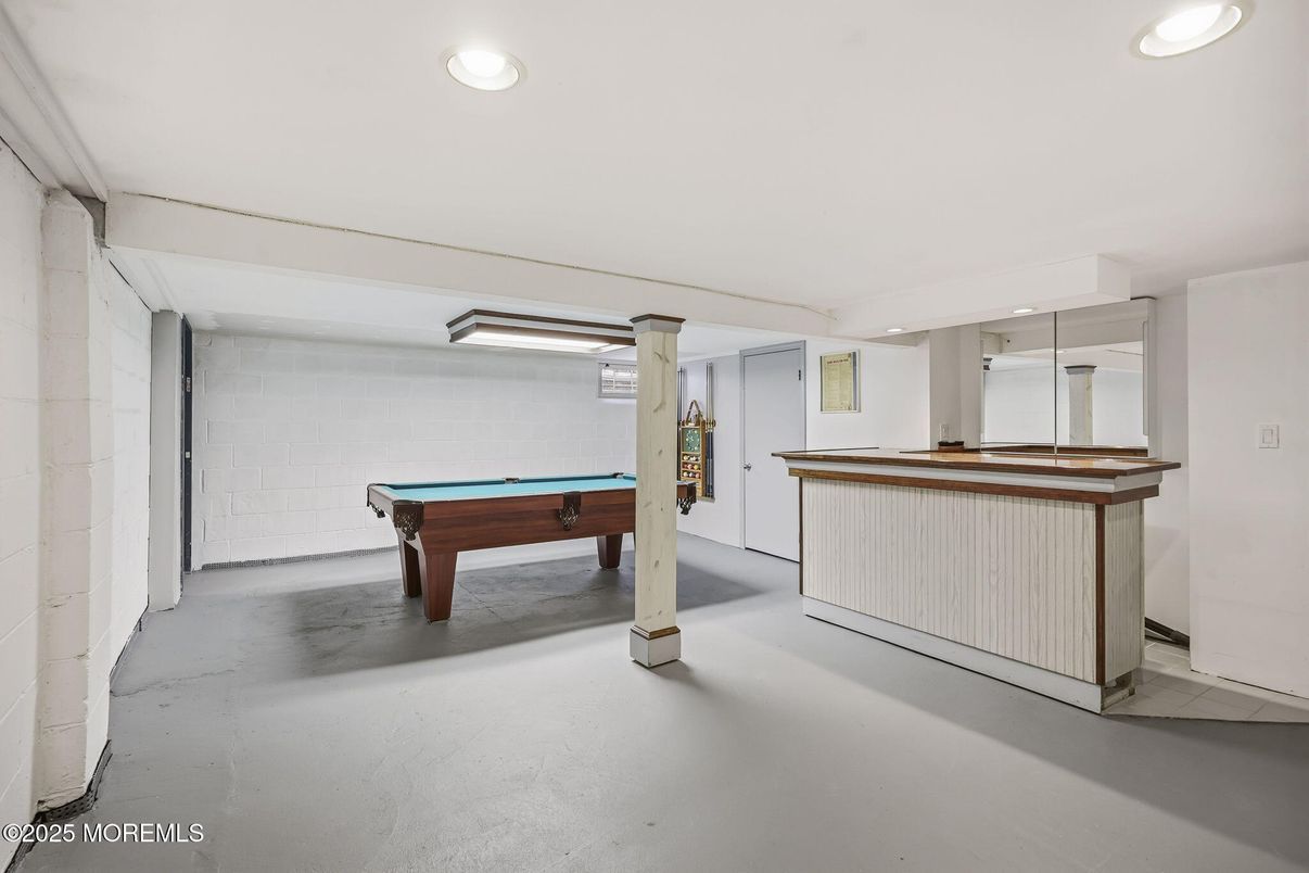 Billiard Table, Game Room, Interior, Recessed Lighting