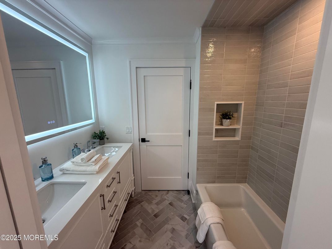 Bathroom, Dual Sink Vanities, Interior