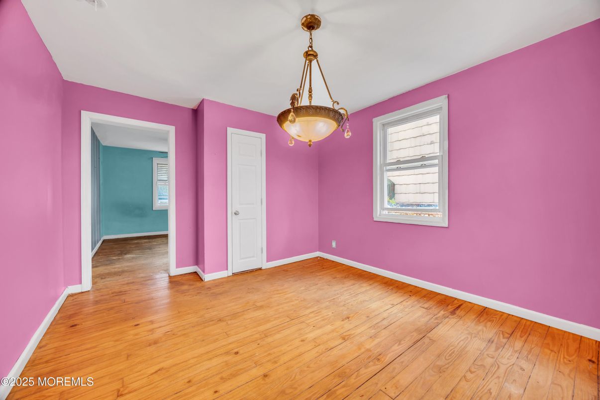 Empty room, Interior, Pendant Lights, Wood Texture Flooring