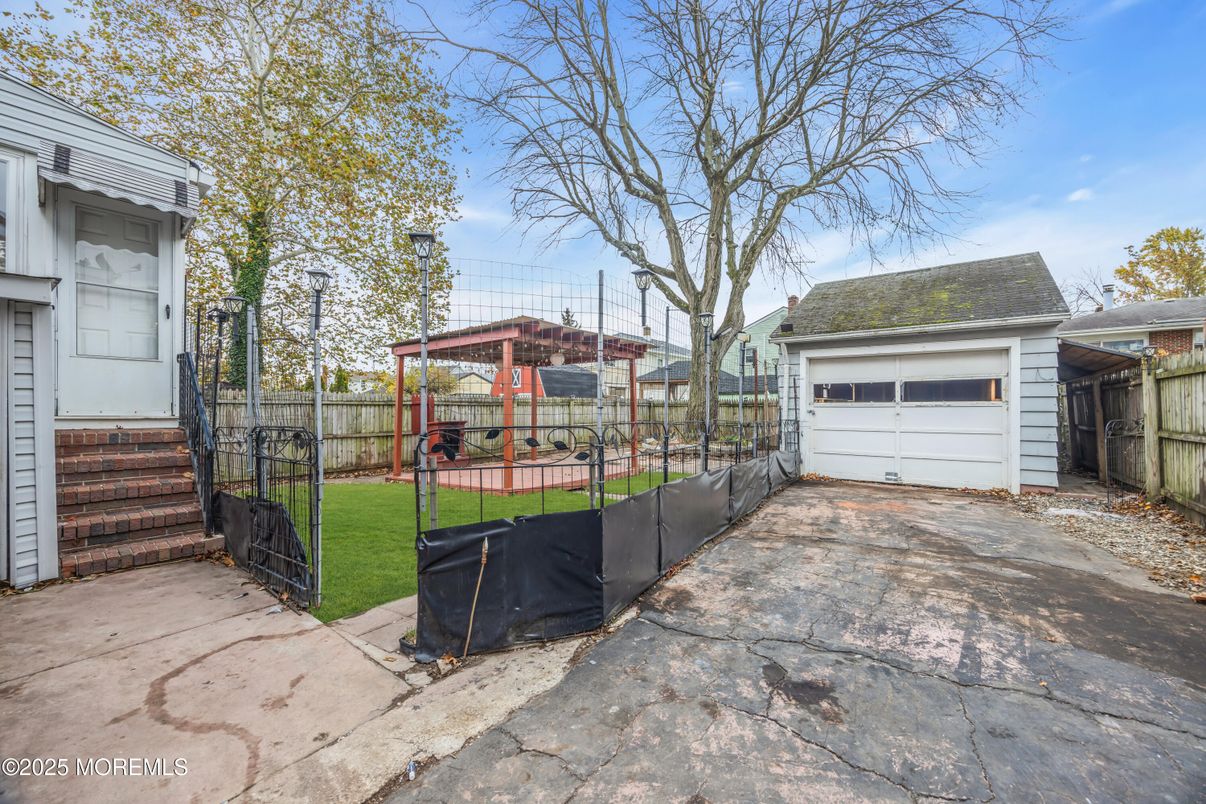 Backyard, Detached Garage, Exterior