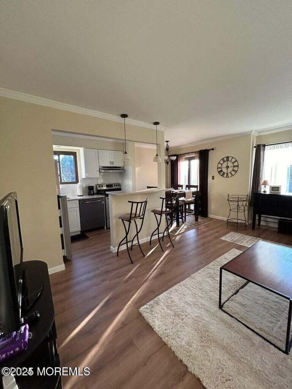 Dining room, Interior, Kitchen, Pendant Lights, Wood Texture Flooring