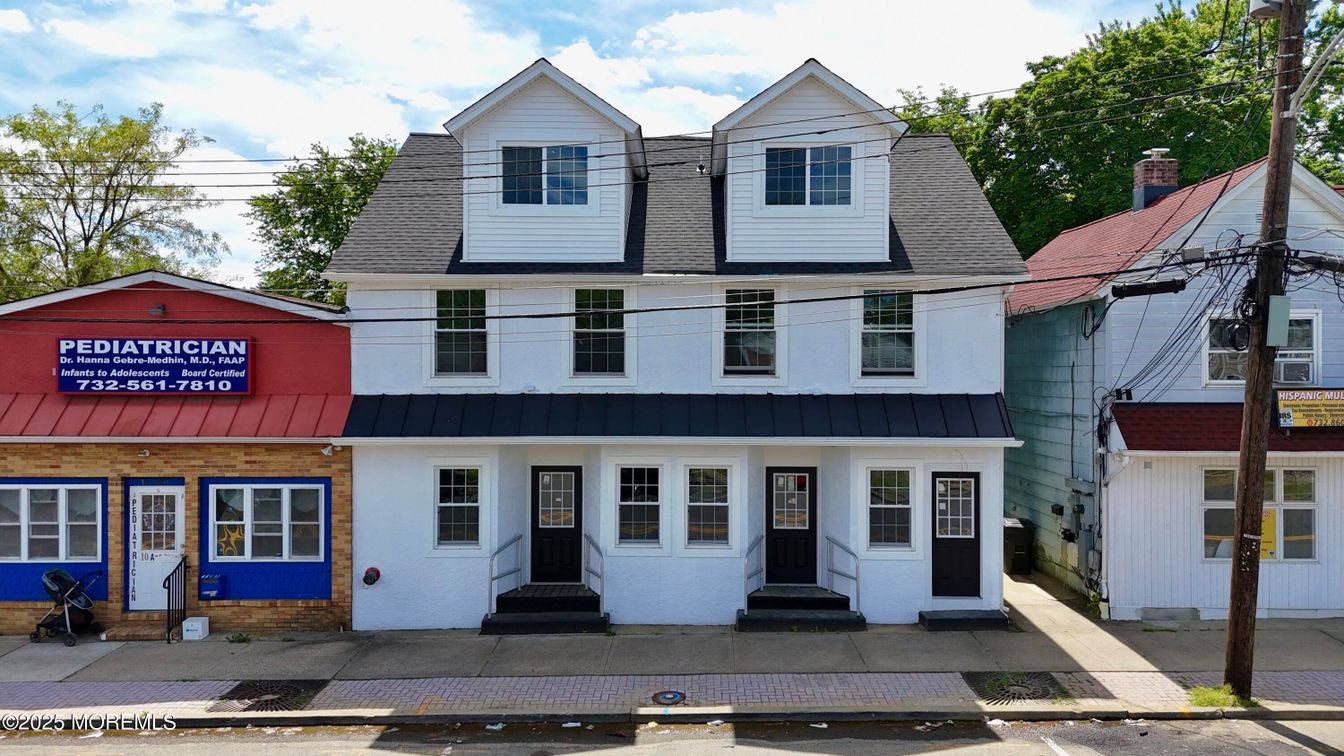 Exterior, Facade, Farmhouse