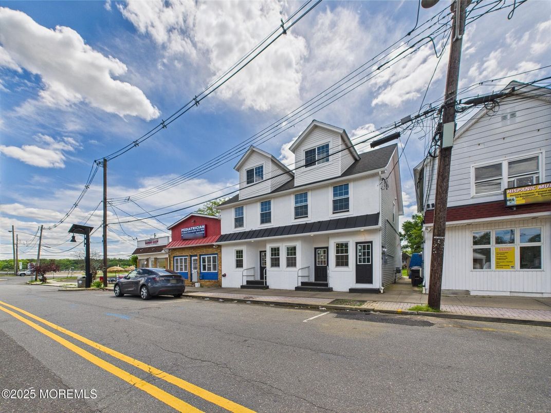 Exterior, Facade, Queen Anne Victorian