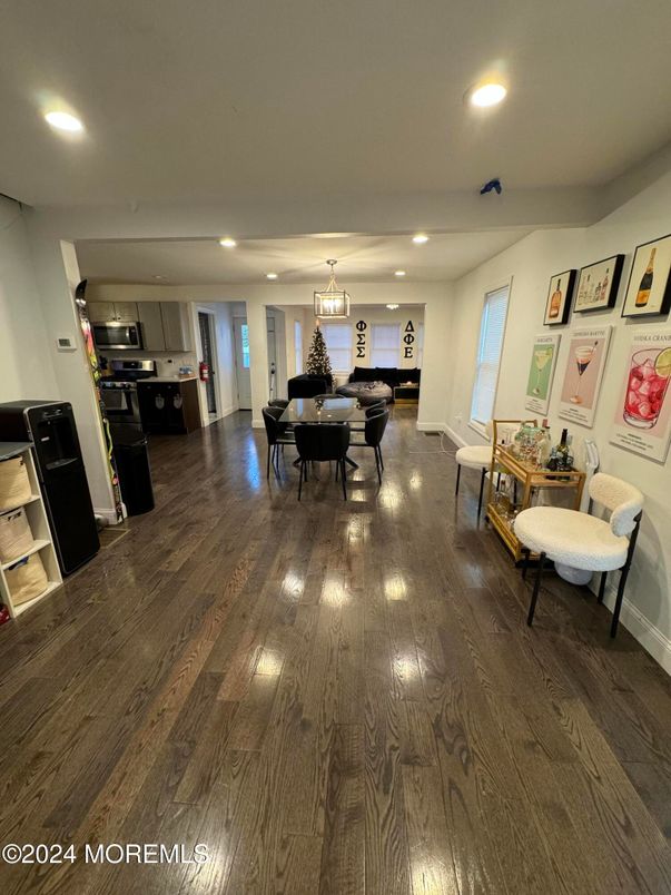 Chandelier, Dining room, Interior, Kitchen, Pendant Lights, Recessed Lighting, Wood Texture Flooring