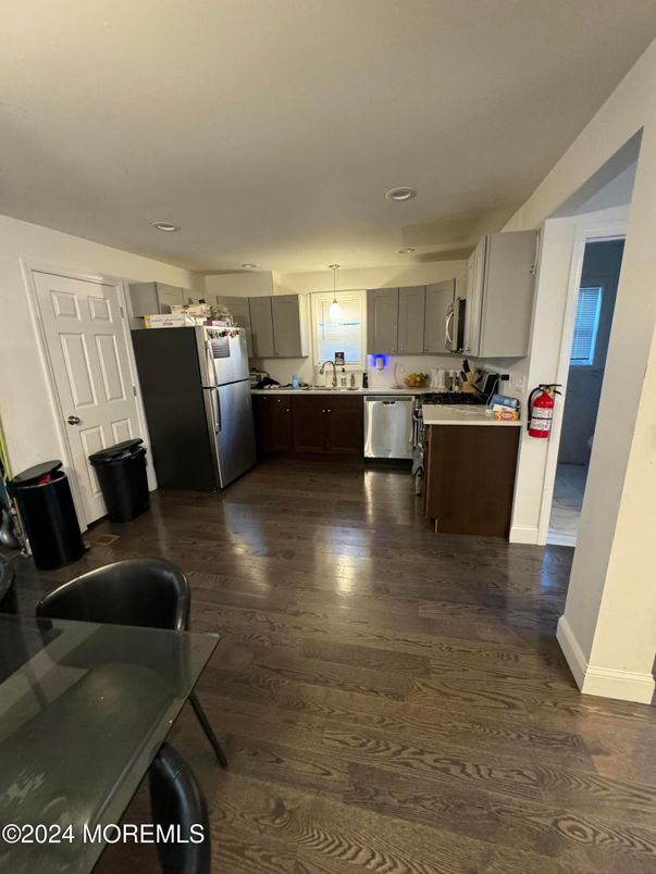 Interior, Kitchen, Pendant Lights, Recessed Lighting, Wood Texture Flooring