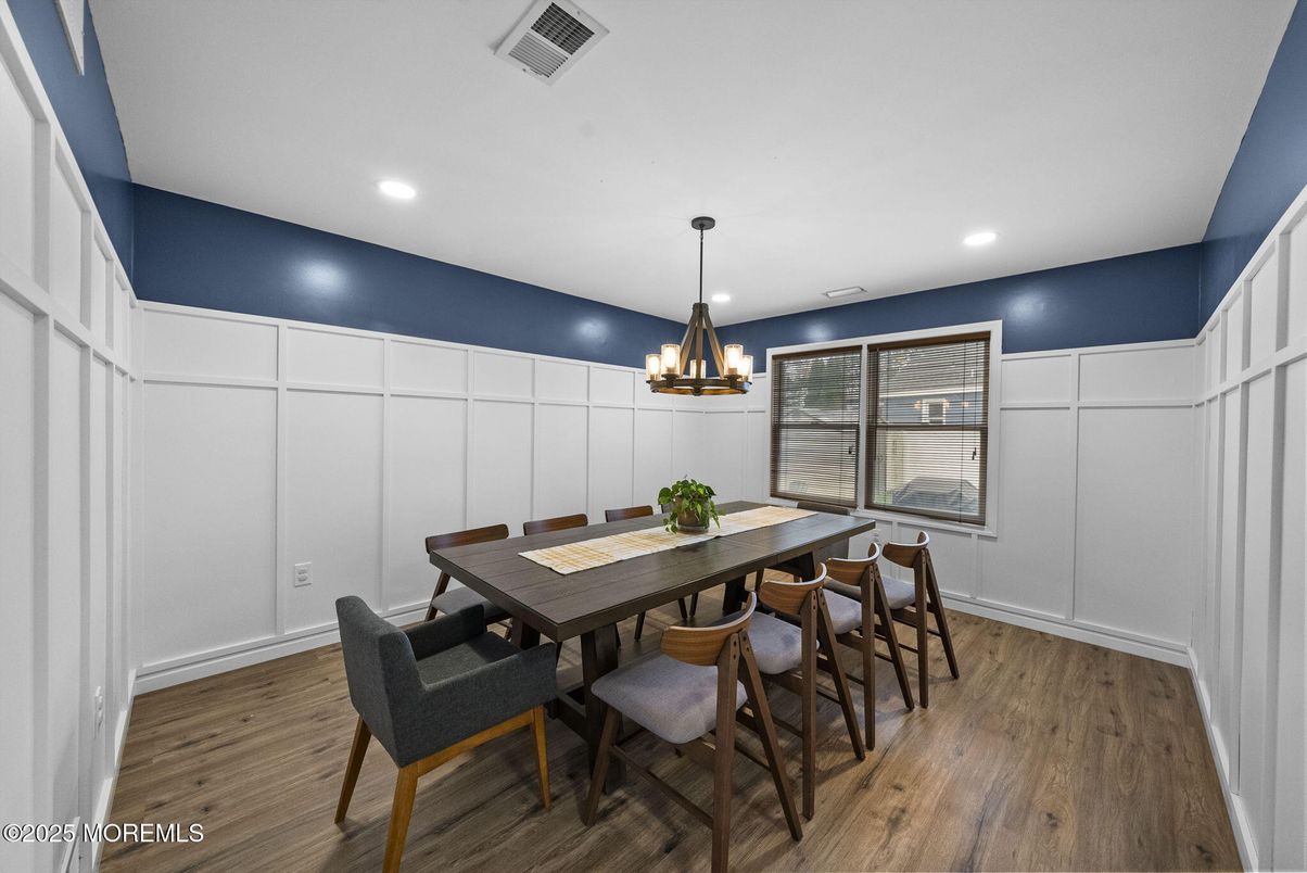 Chandelier, Dining room, Interior, Recessed Lighting, Wood Texture Flooring