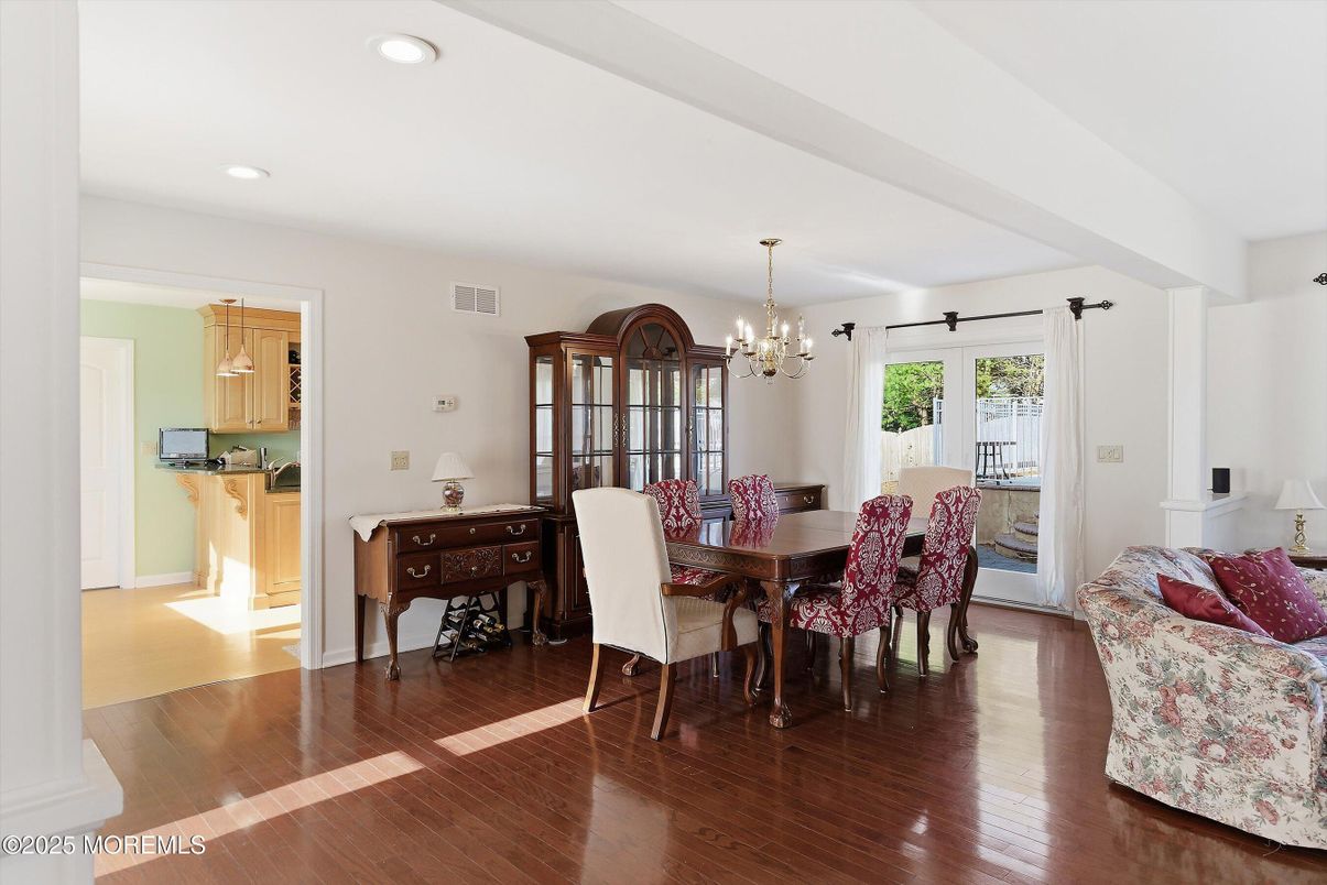 Chandelier, Dining room, Interior, Recessed Lighting, Wood Texture Flooring